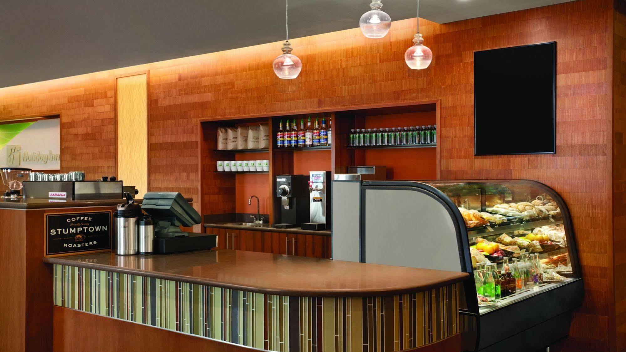 Holiday Inn Portland-Airport I-205 By Ihg Bagian luar foto